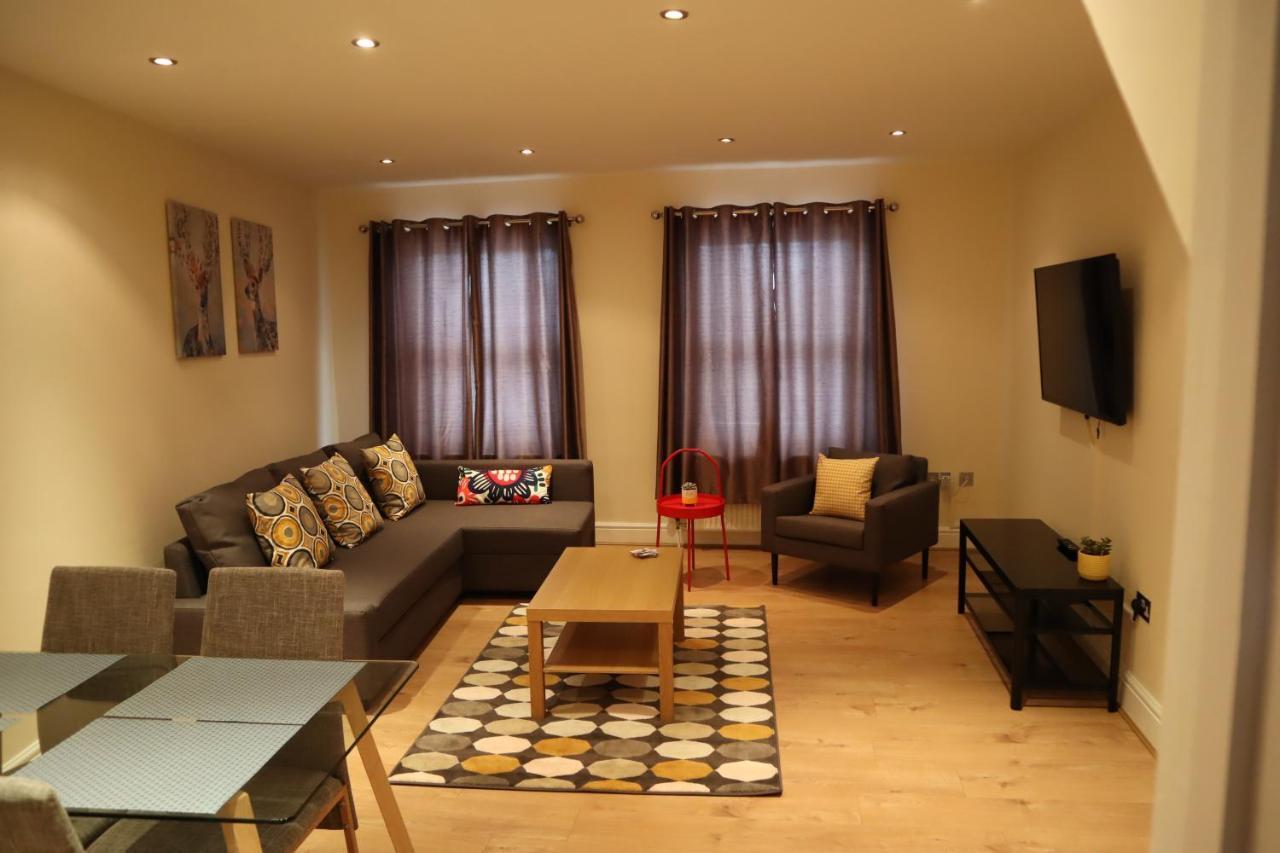 Parkview Apartments Windsor Buitenkant foto
